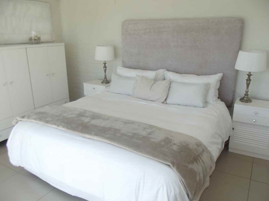 5 Bedroom Property for Sale in Bloubergstrand Western Cape